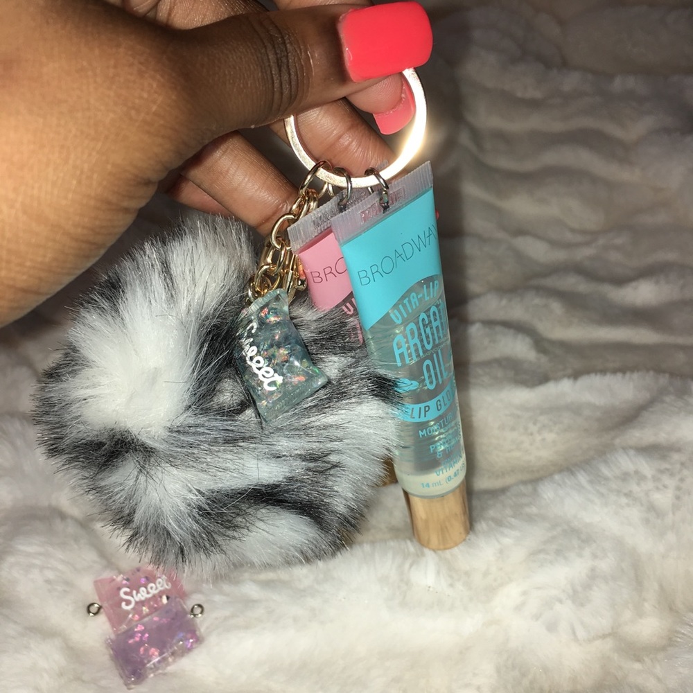 fairy dust lipgloss keychain 🤍 - Picture 3 of 4